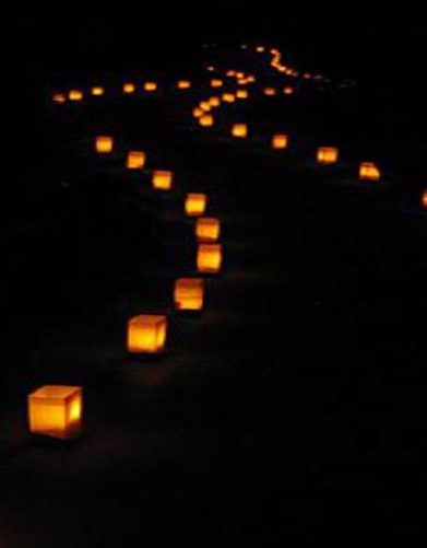 Lantern cubes light path into night-733x550